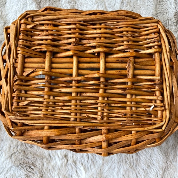 Wicker basket - Picture 4 of 8